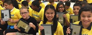 Students with iPads 